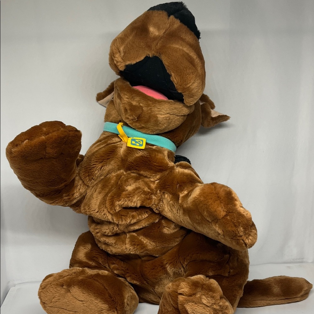 Universal Studio Exclusive Scooby-Doo Xl Plush - Picture 3 of 8